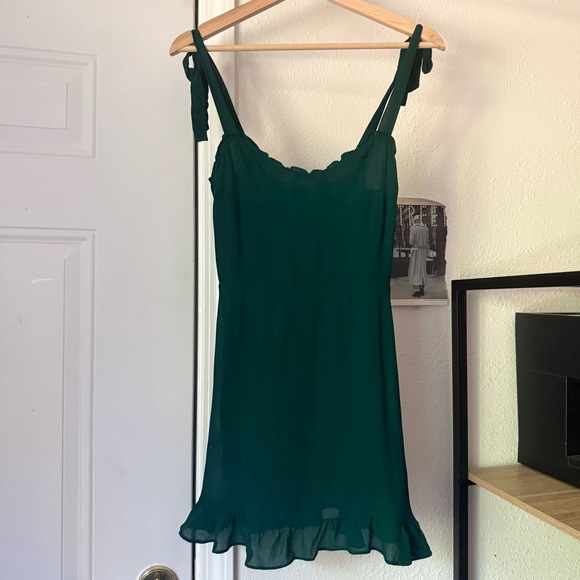 emerald green semi formal dress Elegant Elena Maxi Dress in Emerald main image 0